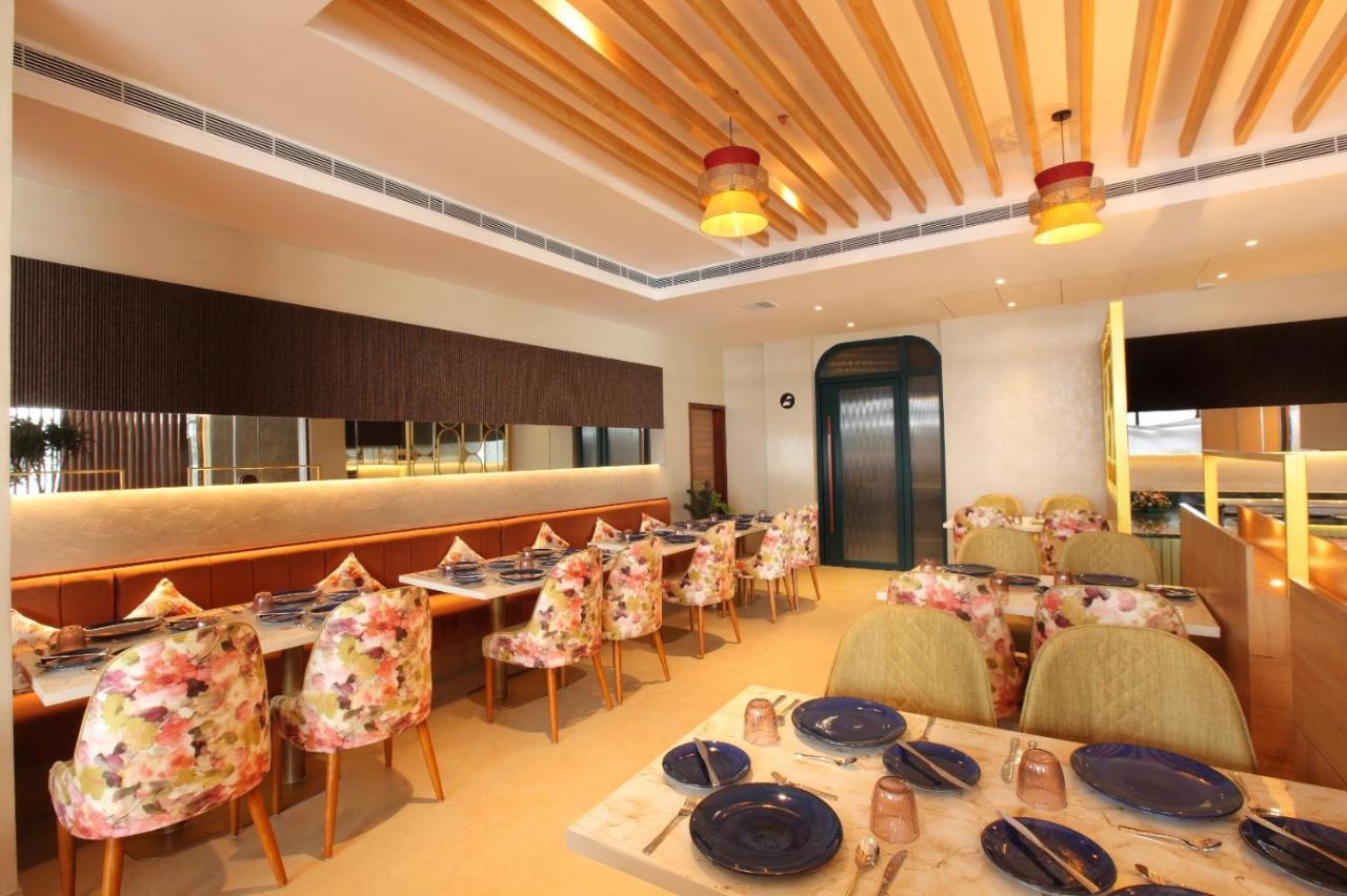 The Grand Ambassador Hotel Kottayam Buitenkant foto