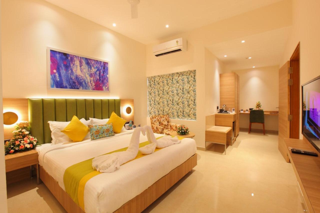 The Grand Ambassador Hotel Kottayam Buitenkant foto